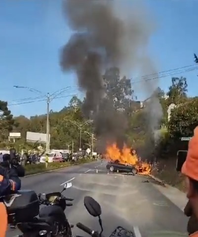 Atención: se presenta accidente de tránsito e incendio vehicular en Envigado 2 incendio-carro-palmas-envigado
