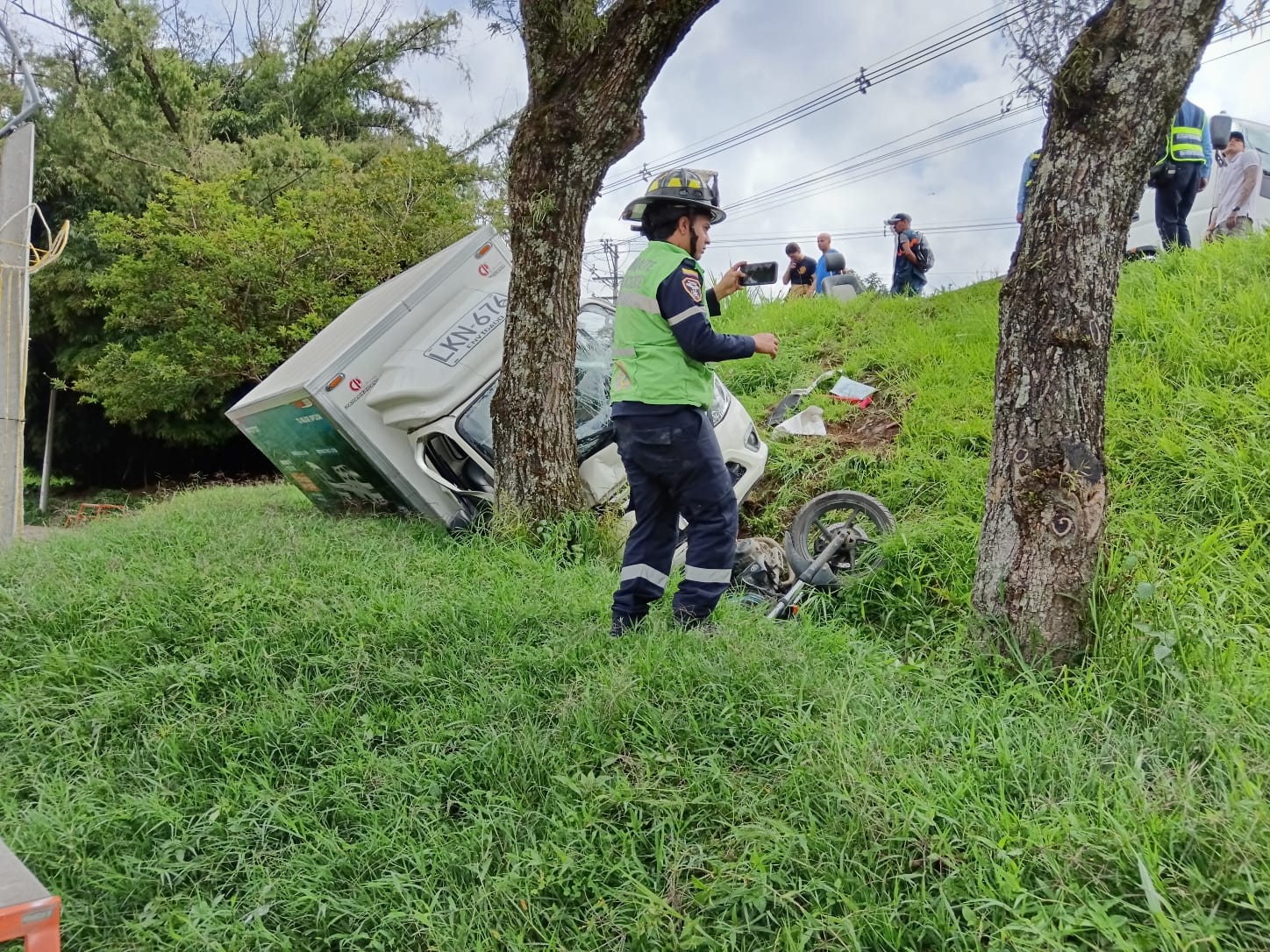 Accidente en La Estrella: furgón colisiona con una moto 2 Accidente en La Estrella