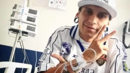 Aparece un médico que dice poder “salvar” a Javier Acosta y eliminar la bacteria