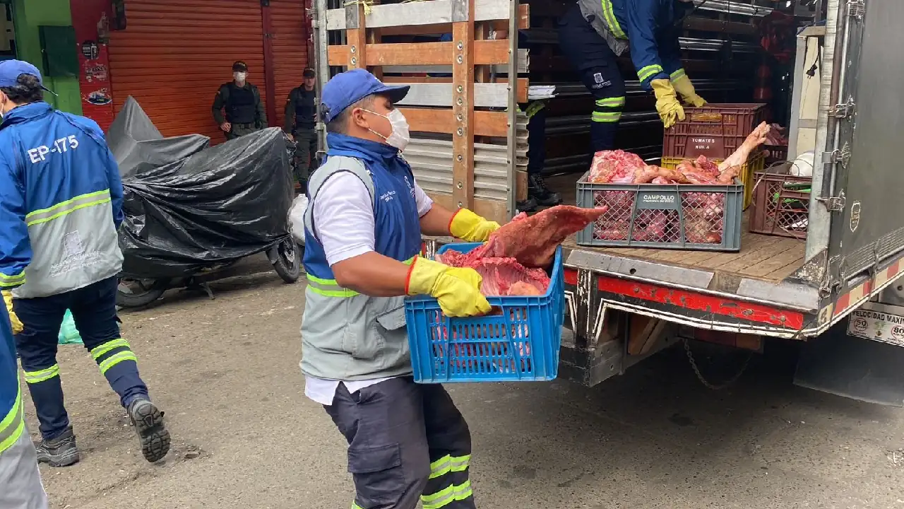 ¡Pilas con la carne y pescado que compra! En Medellín incautaron toneladas de este alimento en mal estado 3 carne-pescado-malestado-incautado-medellin1