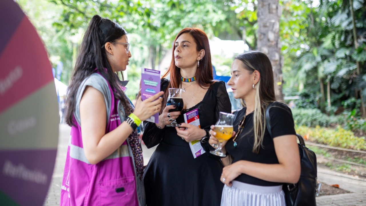 Diferentes mecanismos están activos las 24 horas del día en Medellín para proteger a las mujeres en caso de violencia