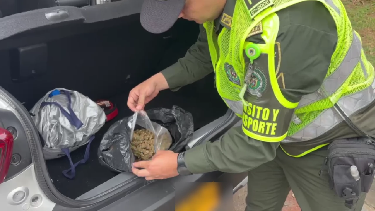 Sorprenden a un hombre viajando en un carro por vías de Guarne con dos armas de fuego, droga y 20 mil euros 1 captura-hombre-gaurne-armas-droga-euros1