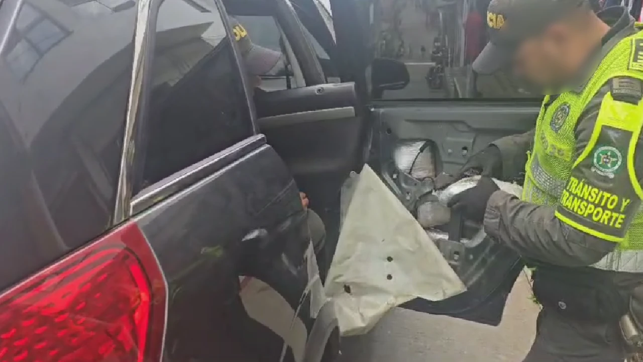 droga-hallada-puertas-carro-cañasgordas-capturas