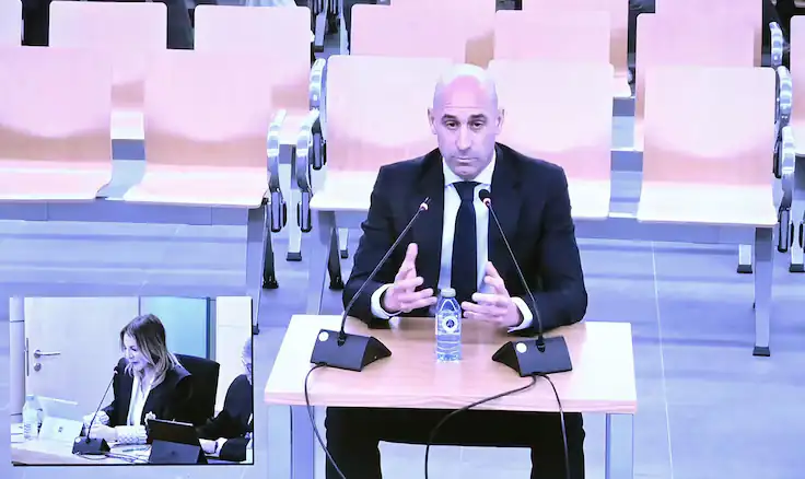 “Le pregunté si podía darle un besito y me dijo ´vale´”: Luis Rubiales declara sobre el beso no consensuado a Jenni Hermoso 1 Juicio-Rubiales