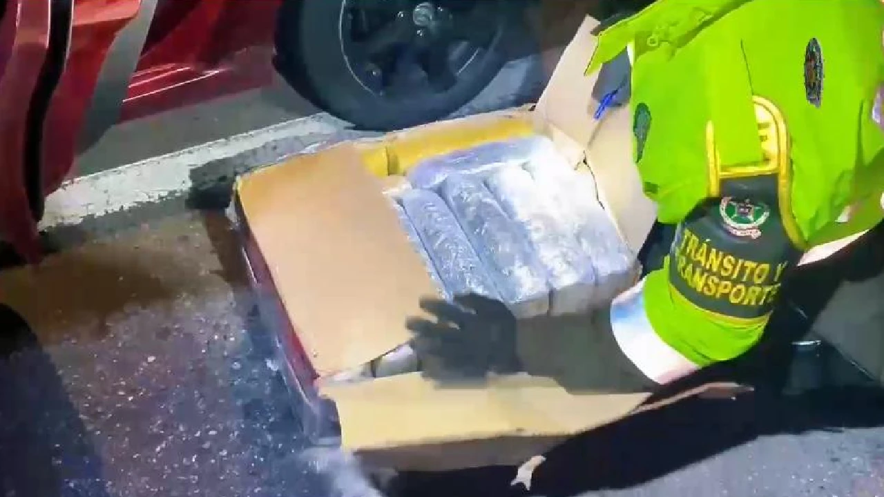 Policía interceptó en carreteras de Antioquia a un hombre que viajaba en un carro con 78 kilos de marihuana 2 captura-hombre-via-antioquia-cargamento-marihuana2