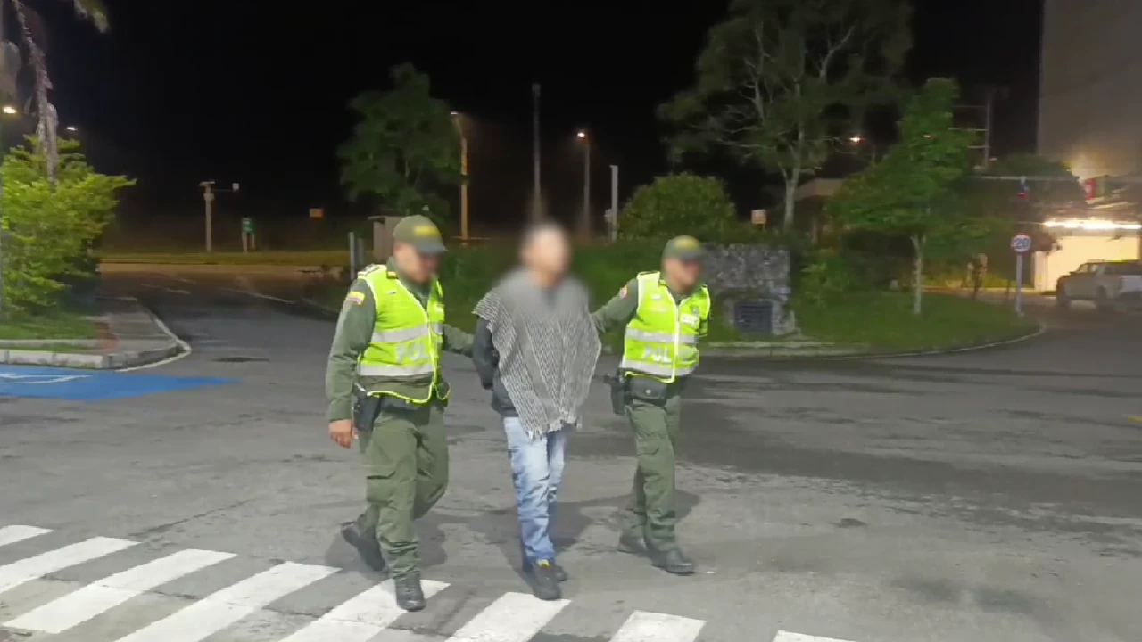 Descubren en la vía Santa Fe - Medellín, a camionero transportando 385 galones de insumos para producir droga 2 captura-trasnporte-insumos-quimicos-procesamiento-droga-antioquia2