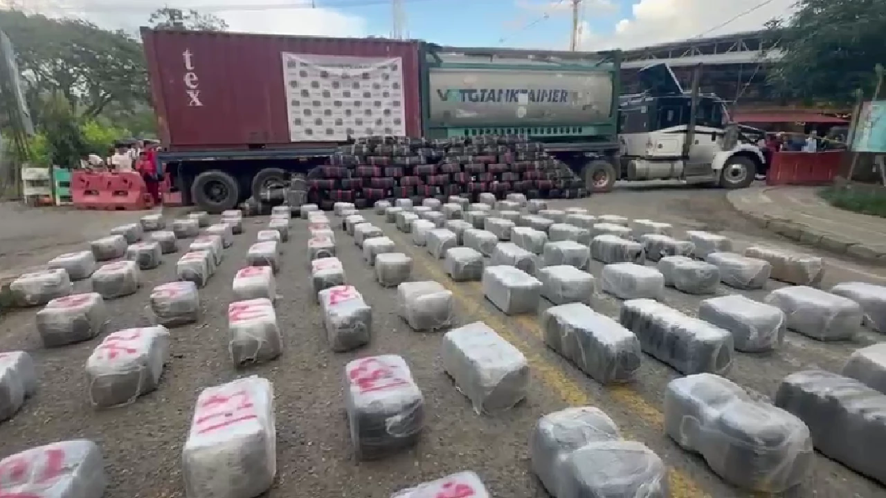 Detalles de la mega incautación de marihuana en La Pintada: eran 5.5 toneladas que transportaba el camión 2 cargamenta-marihuana-lapintada-cinco-toneladas-camion3