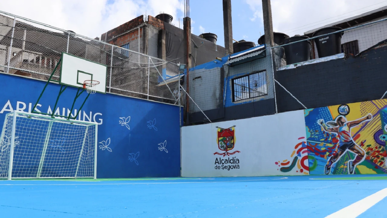 En tres barrios de Segovia más de 820 habitantes se beneficiaron de la renovación de espacios deportivos 3 renocacion-canchas-segovia-arisminig-escenarios-deportivos3