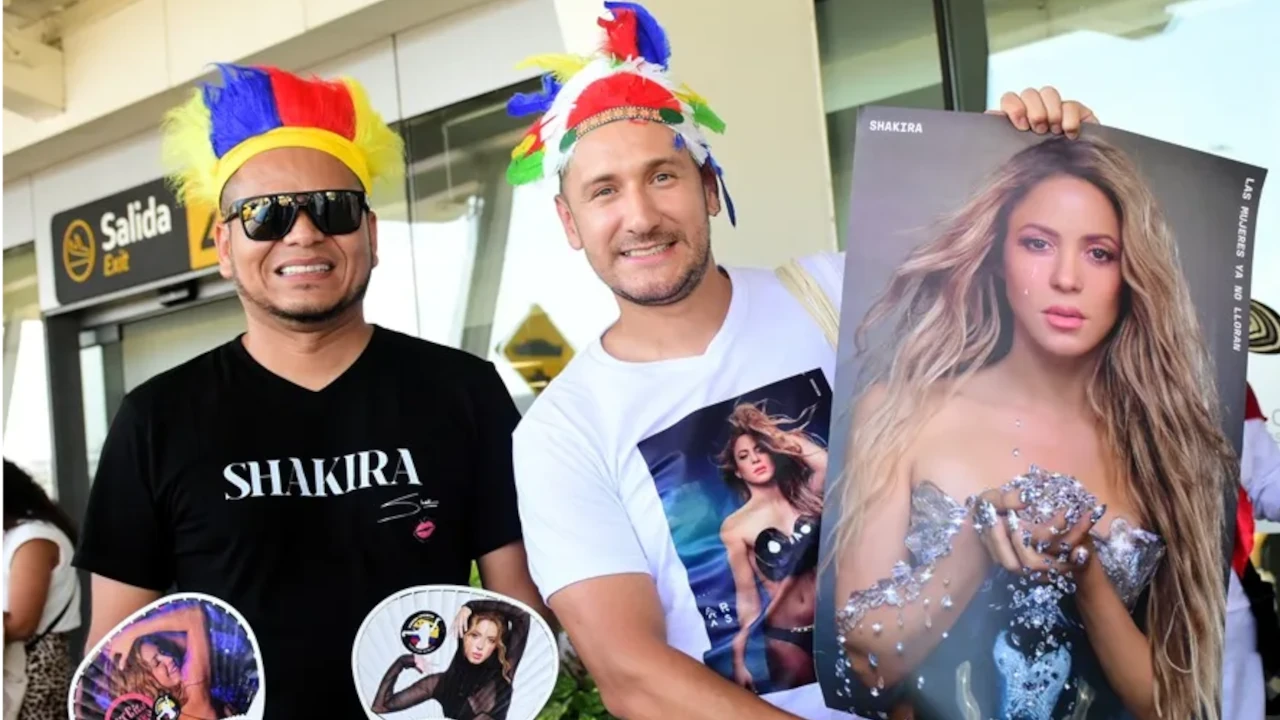 ¡Llegó Shakira a su ciudad natal! La barranquillera fue recibida por su fanaticada en el aeropuerto