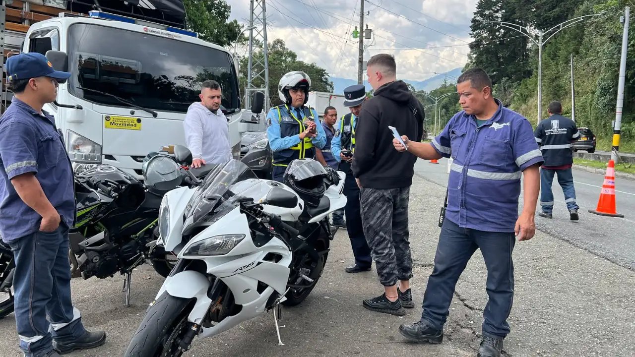 “La avenida Las Palmas no es una pista de carreras”, recalcó el secretario de Movilidad de Medellín 1 “La avenida Las Palmas no es una pista de carreras”, recalcó el secretario de Movilidad de Medellín