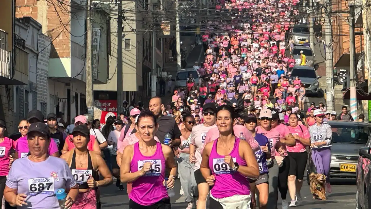Más de 2.000 personas participaron en la Carrera de la Mujer 5K en Bello 1 Más de 2.000 personas participaron en la carrera de la Mujer 5K en Bello