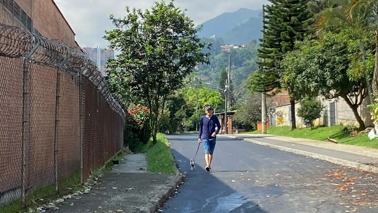 En La Estrella, la antigua vía férrea se convierte en un camino para peatones y ciclistas