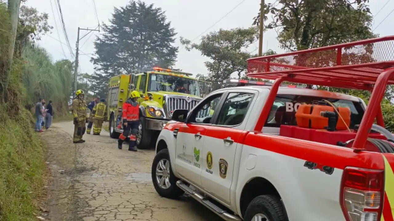 ¡Lamentable! Incendio destruyó una tienda rural en Guarne 1 ¡Lamentable! Incendio destruyó tienda rural en Guarne