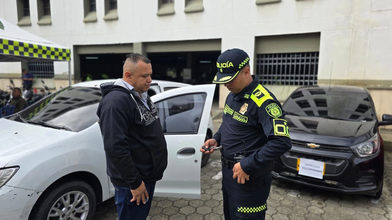 ¡Qué buena noticia! En Bello recuperaron 40 motos y carros que habían sido hurtados 1 Los automotores habían sido reportados como hurtados. Estos ya fueron devueltos a sus propietarios