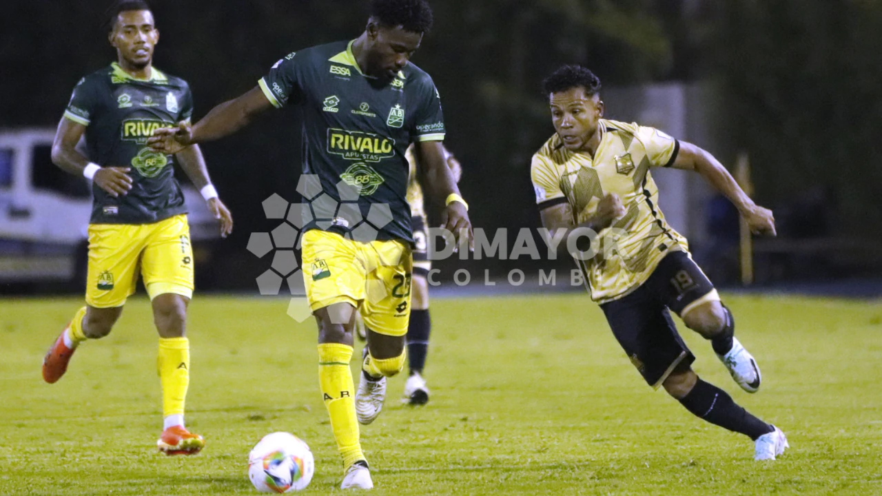 Rionegro Águilas no alza vuelo y volvió a perder en su nido, un autogol le dio la primera victoria en el torneo a Bucaramanga 3 rionegro-aguilas-nueva-derrota-liga-colombiana-bucaramanga2