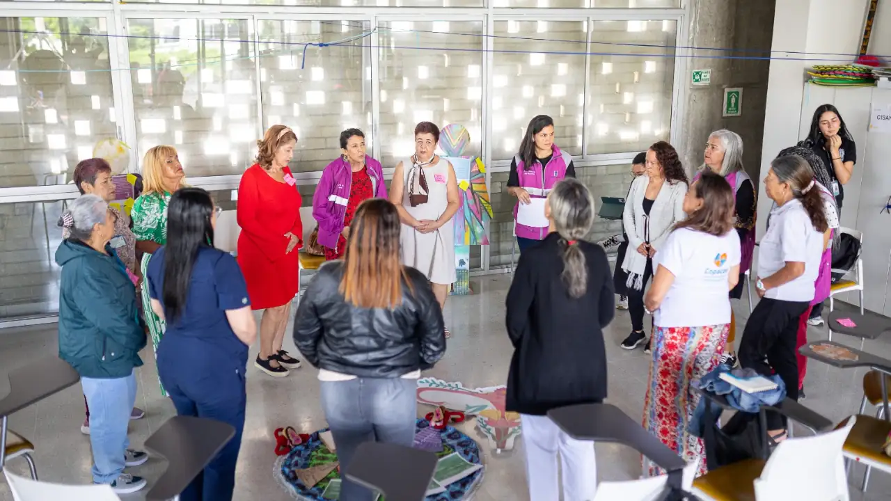 Medellín promueve vínculos entre mujeres para fortalecer la salud mental y el autocuidado 2 Medellín promueve vínculos entre mujeres para fortalecer la salud mental y el autocuidado