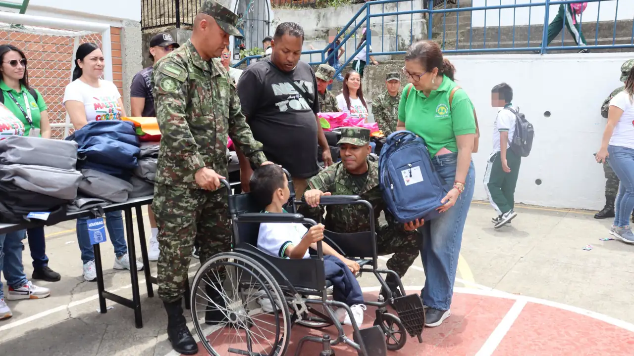 El Ejército Nacional brinda apoyo humanitario en Altavista 1 El Ejército Nacional brinda apoyo humanitario en Altavista