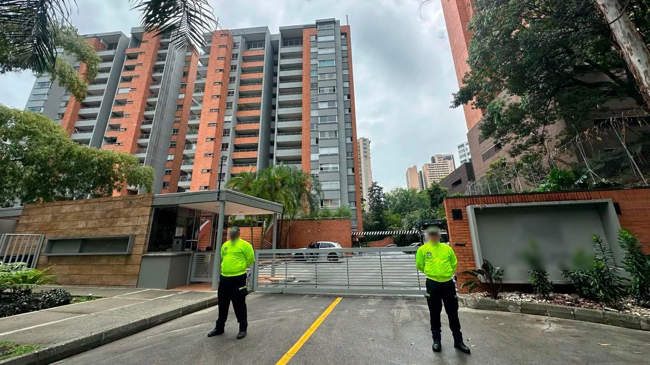 Cinco bienes en Medellín de alias ‘El Cebollero’ pasan a manos del Estado para reparar a víctimas del conflicto 2 bienes-incautados-aliascebollero-entrega-unidad-victimas