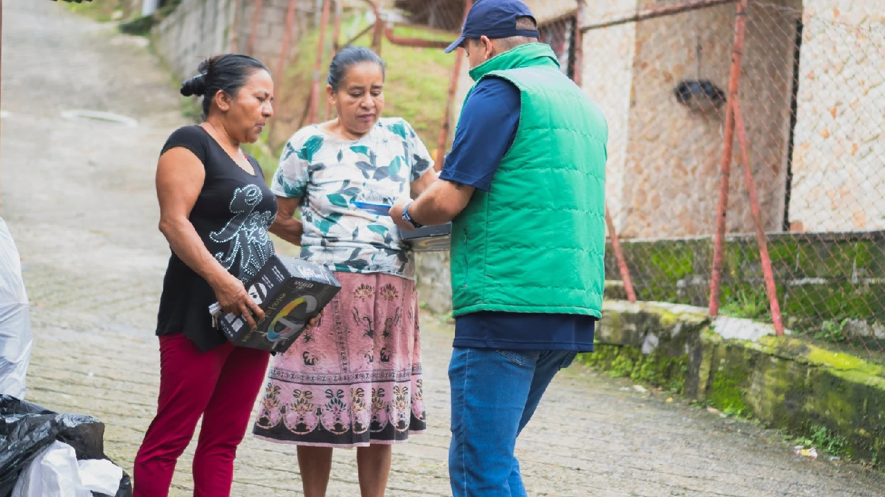 Recihogar transforma reciclaje en artículos de hogar para las familias de La Estrella gracias a la cambiatón 3 cambiaton-laestrella-cambio-reciclaje-obtehos-para-hogar2