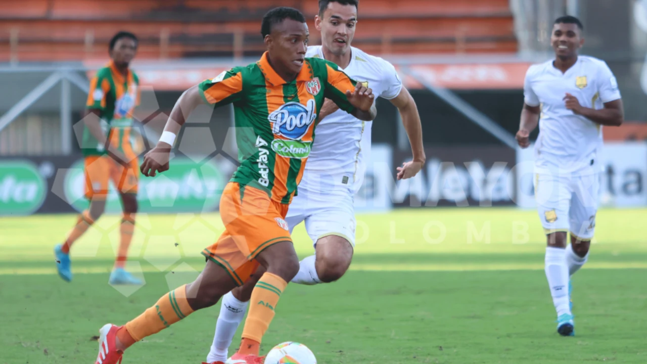 Polémicas en el Polideportivo Sur: Envigado volvió a perder con un arbitraje ‘cuestionado' y sigue comprometido con el descenso 2 envigado-derrota-aguilas-doradas-polideportivo-sur-descenso3