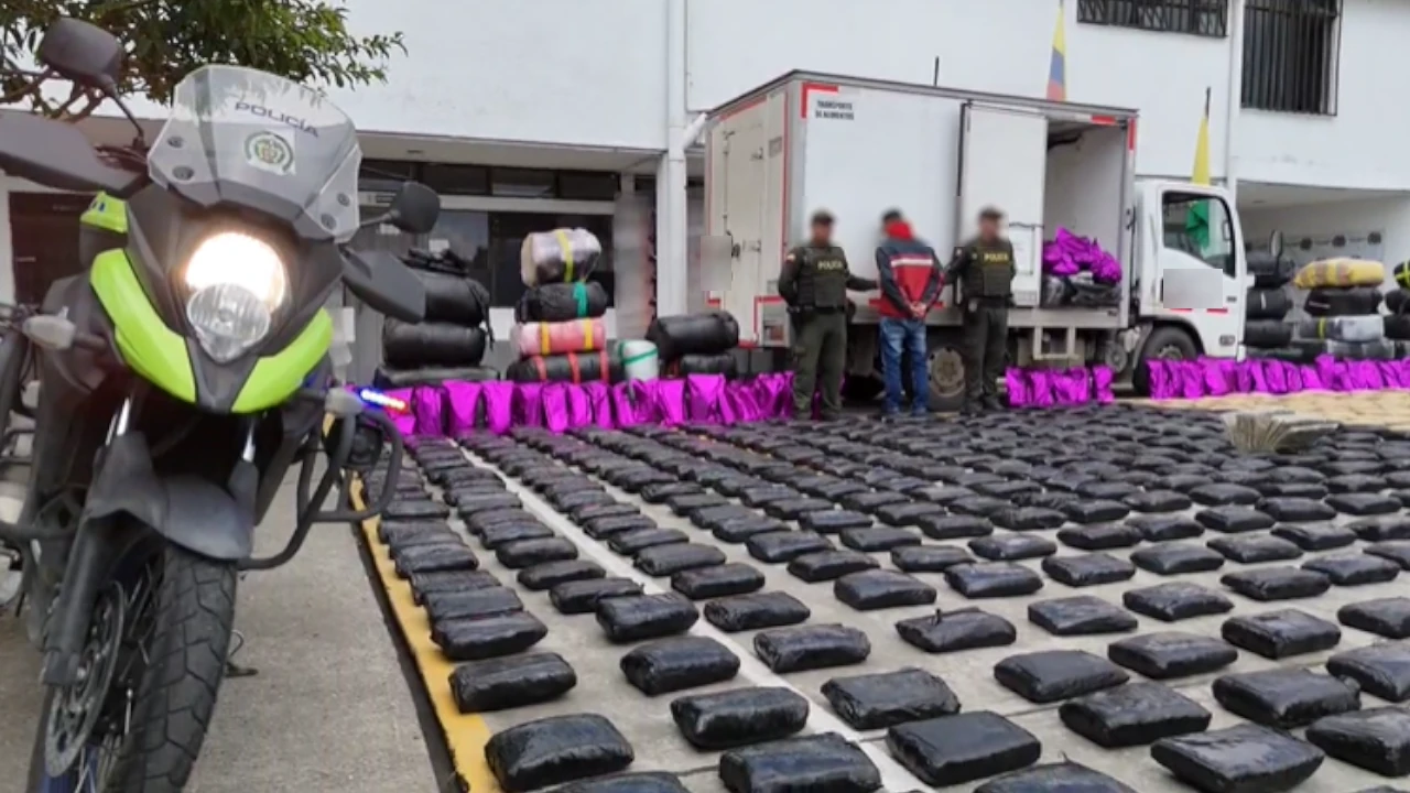 incautan-caldas-departamento-mil-ilos-marihuana-camion-robado1