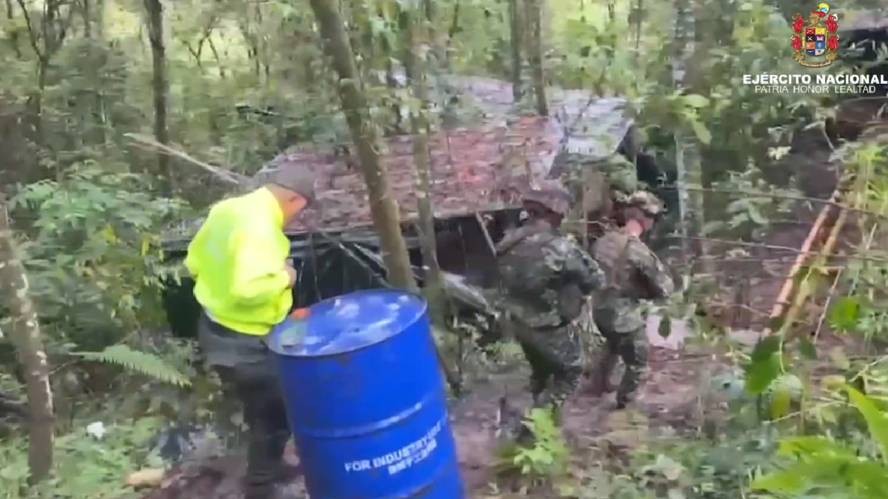 Golpe a finanzas ilegales del Clan del Golfo: Ejército incauta más de 2,5 toneladas de cocaína en Antioquia 2 laboratorio-clorhidrato-cocaina-clangolfo-desmantelado-elpeñol3