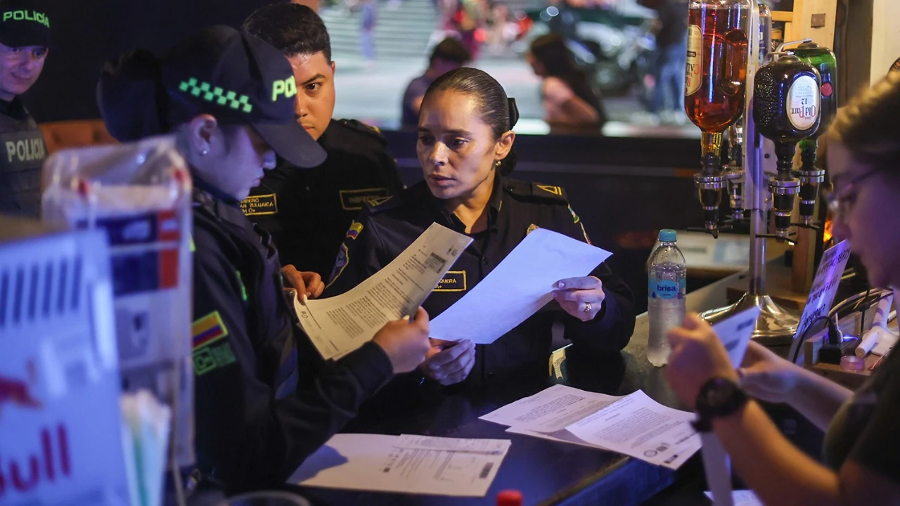 Incautan carro de comidas rápidas en Bello porque menor de edad trabajaba allí: resultados de megaoperativo 3 megaoperativo-bello-sellamiento-locales-inmovilizaciones2