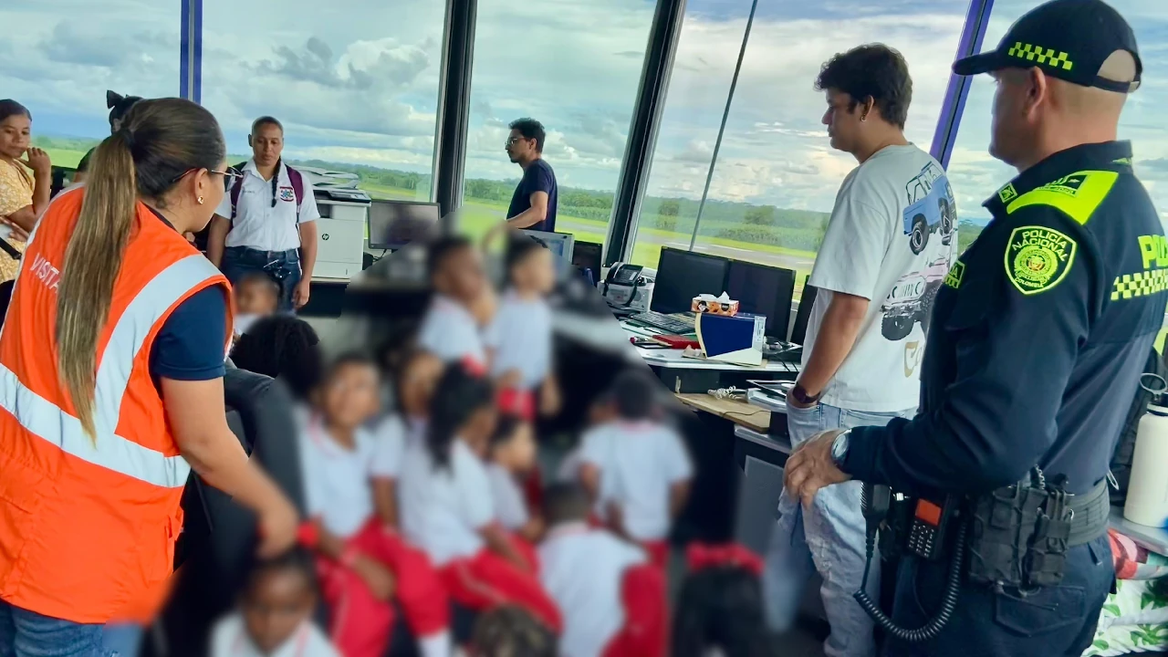 Un vuelo de sueños: niños de preescolar de Apartadó vivieron su primera experiencia aérea en Carepa 4 niños-escuela-apartado-viven-experiencia-aerea-aeropuerto-carepa1