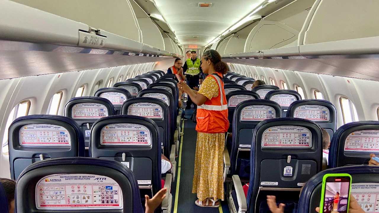Un vuelo de sueños: niños de preescolar de Apartadó vivieron su primera experiencia aérea en Carepa 3 niños-escuela-apartado-viven-experiencia-aerea-aeropuerto-carepa3