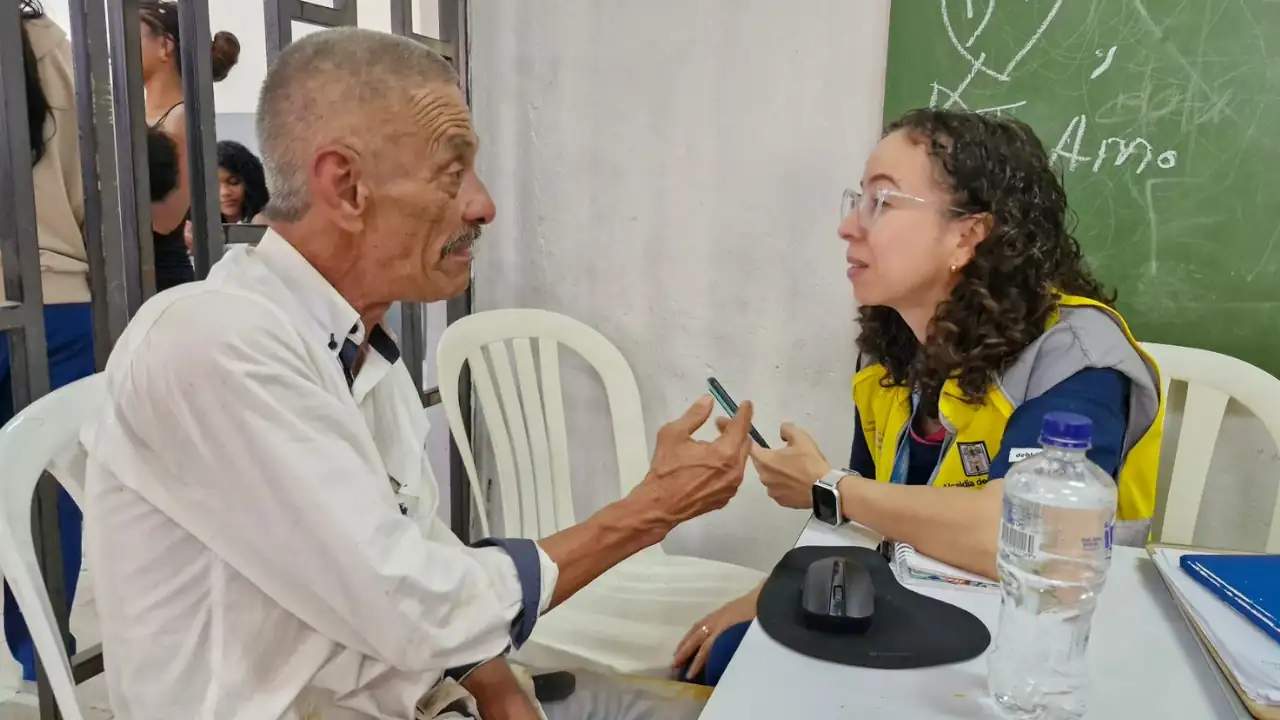 Alcaldía de Medellín refuerza presencia en Villatina tras nuevos movimientos en masa 1 Alcaldía de Medellín refuerza presencia en Villatina tras nuevos movimientos en masa