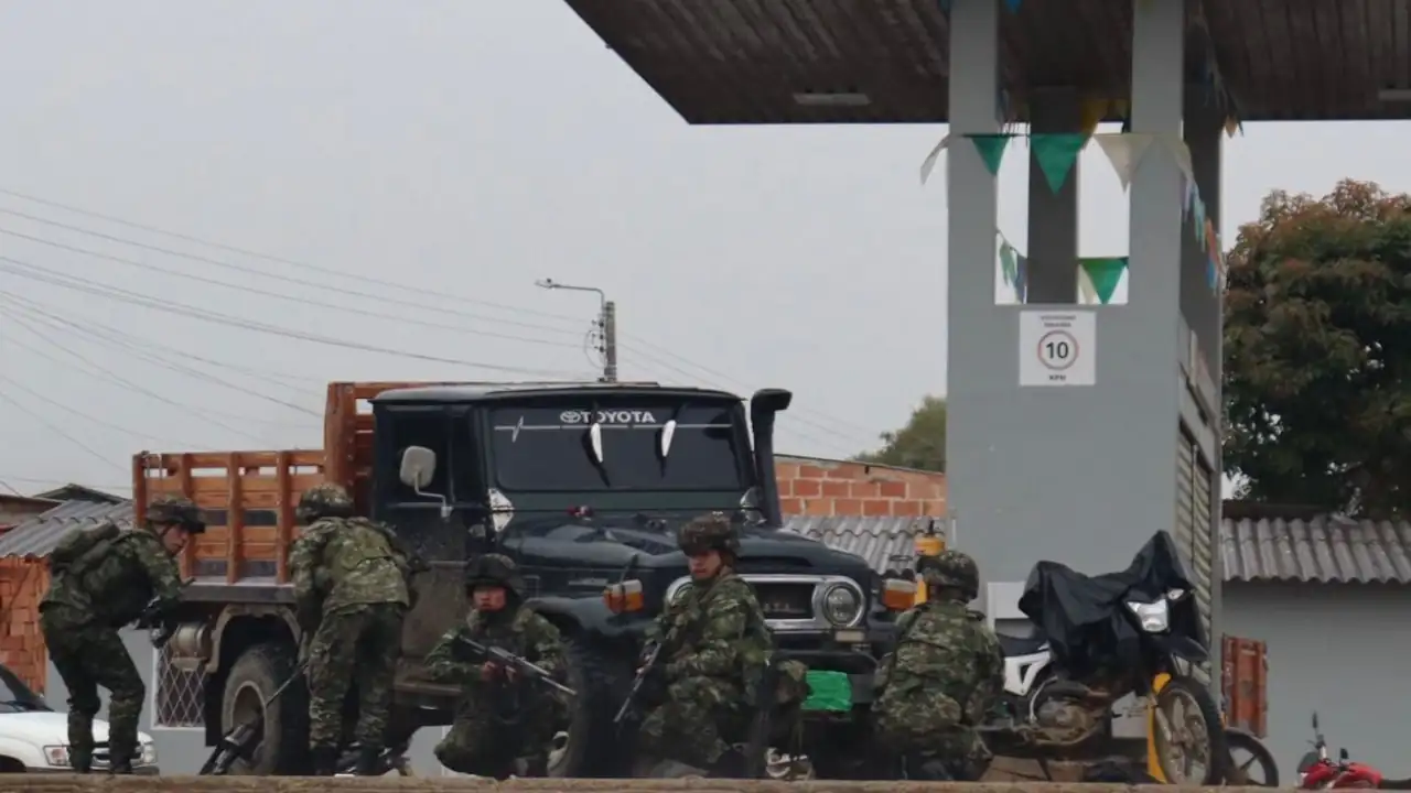 Tras horas de tensión, liberan a 57 militares que estaban retenidos en zona rural de El Tambo, Cauca 1 Tras horas de tensión, liberan a 57 militares que estaban retenidos en zona rural de El Tambo, Cauca