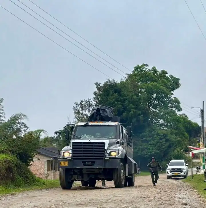 Tras horas de tensión, liberan a 57 militares que estaban retenidos en zona rural de El Tambo, Cauca 2 Tras horas de tensión, liberan a 57 militares que estaban retenidos en zona rural de El Tambo, Cauca