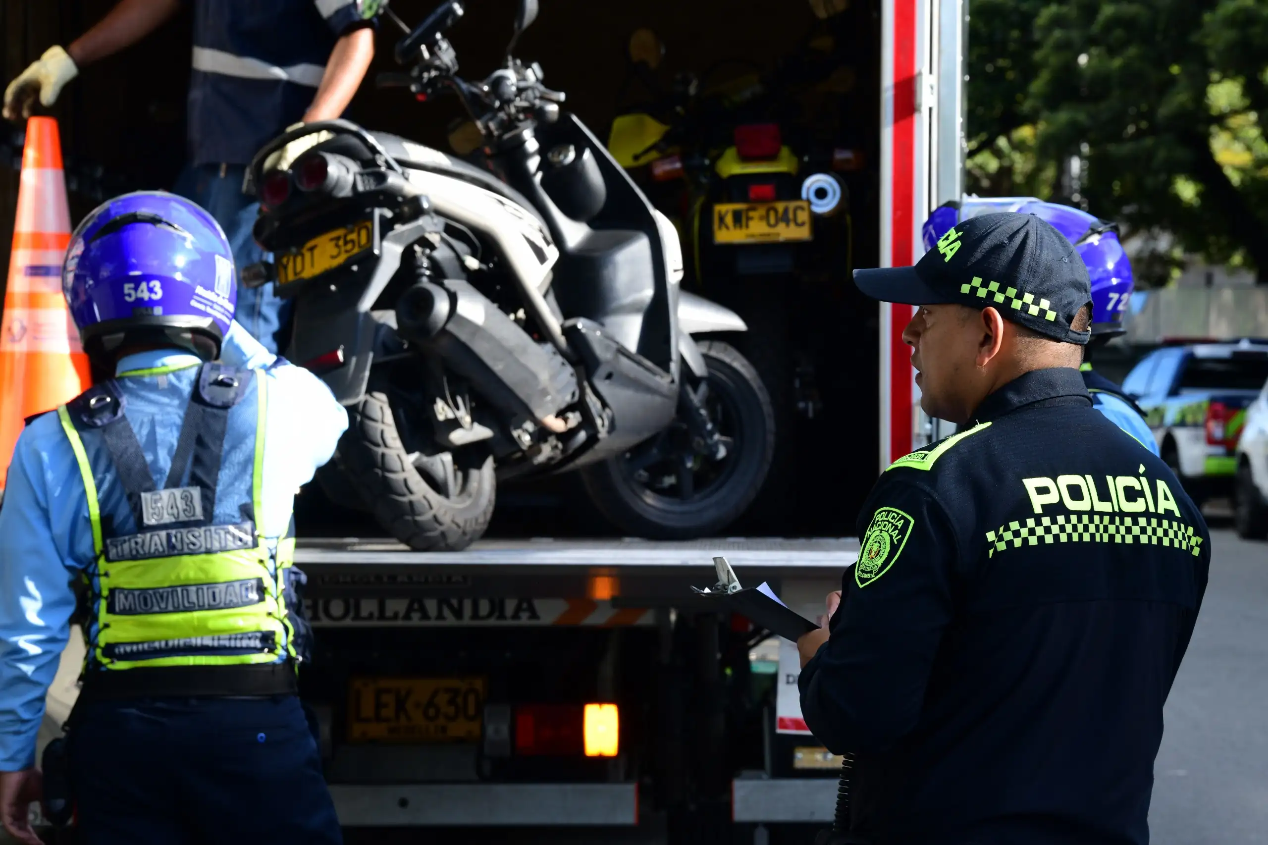 Redada en Laureles deja cinco detenidos y más de 20 de motos inmovilizadas 3 Redada en Laureles deja cinco detenidos y más de 20 de motos inmovilizadas
