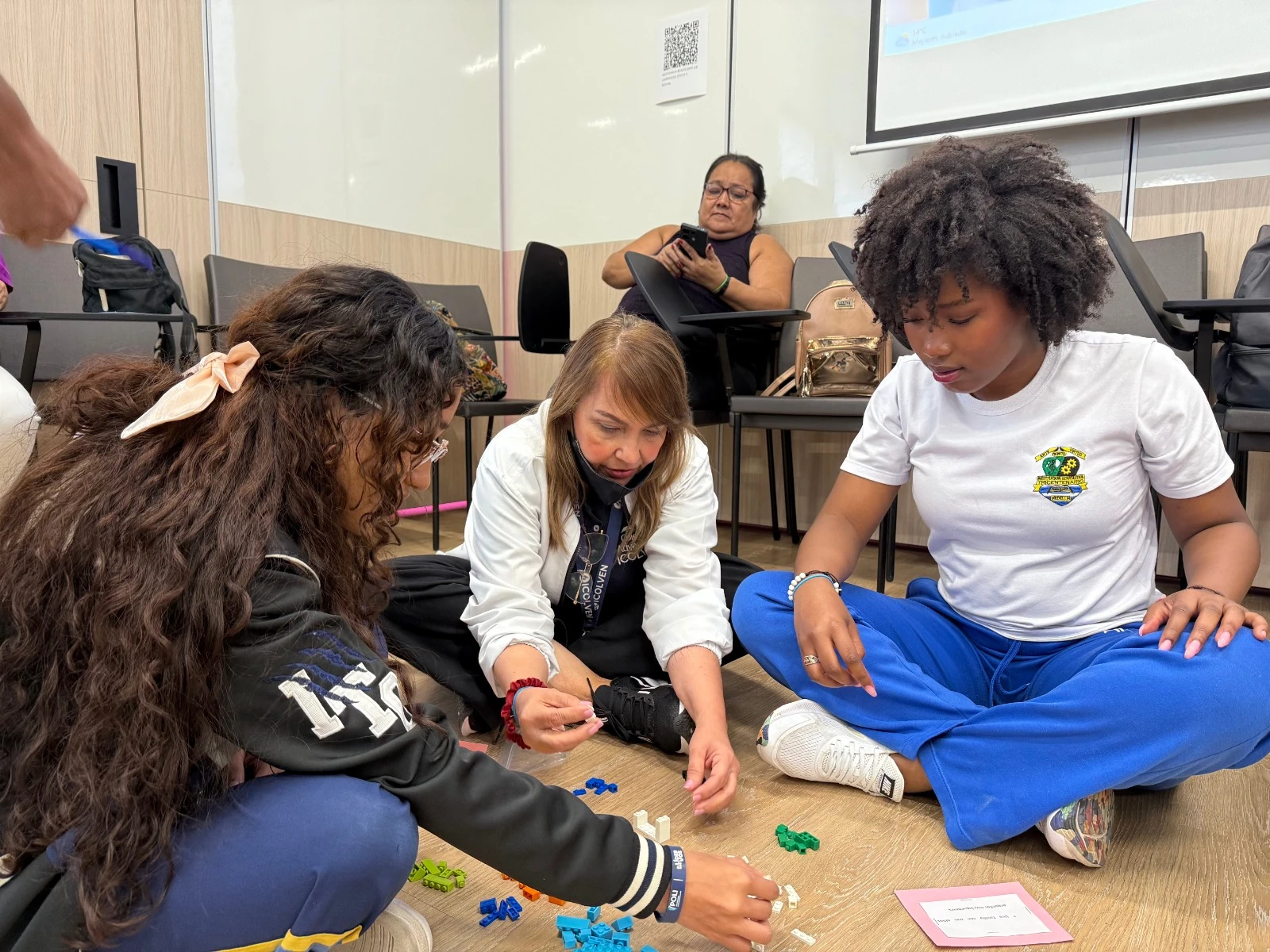 Más de 150 líderes estudiantiles de Medellín recibieron formación para mejorar la democracia escolar 1 Líderes-estudiantiles