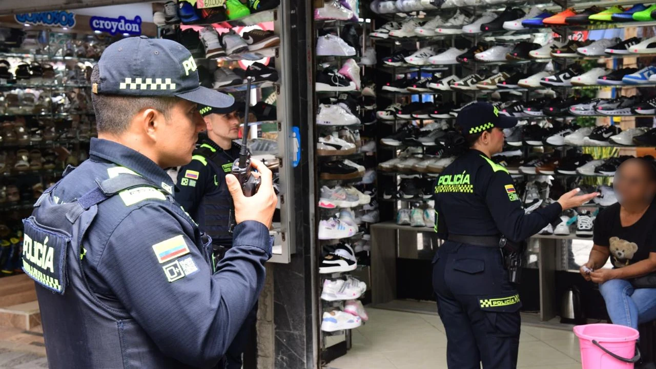 “Comercio Seguro”: la estrategia de la Policía para proteger a los comerciantes del Área Metropolitana 1 camapañas-policia-valle-aburra-comercio-seguro1