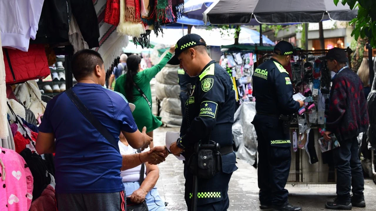 “Comercio Seguro”: la estrategia de la Policía para proteger a los comerciantes del Área Metropolitana 3 camapañas-policia-valle-aburra-comercio-seguro2
