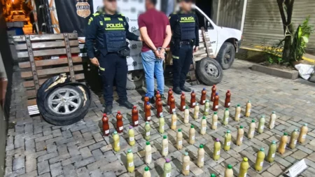 capturan-hombre-puertonare-embases-llenos-cocaina