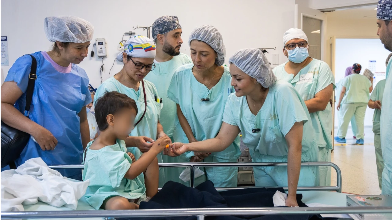 ¡Una linda labor para devolver sonrisas! 114 menores recibieron cirugías reconstructivas en Medellín gracias a misión solidaria 1 cirugias2