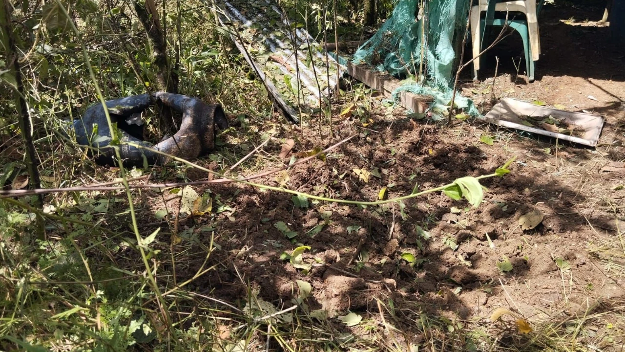 Ejército evitó una tragedia en Valdivia, destruyó un explosivo tipo cilindro en zona rural del municipio 2 ejercito-destruyo-explosivo-tipo-cilindro-zona-rural-valdivia