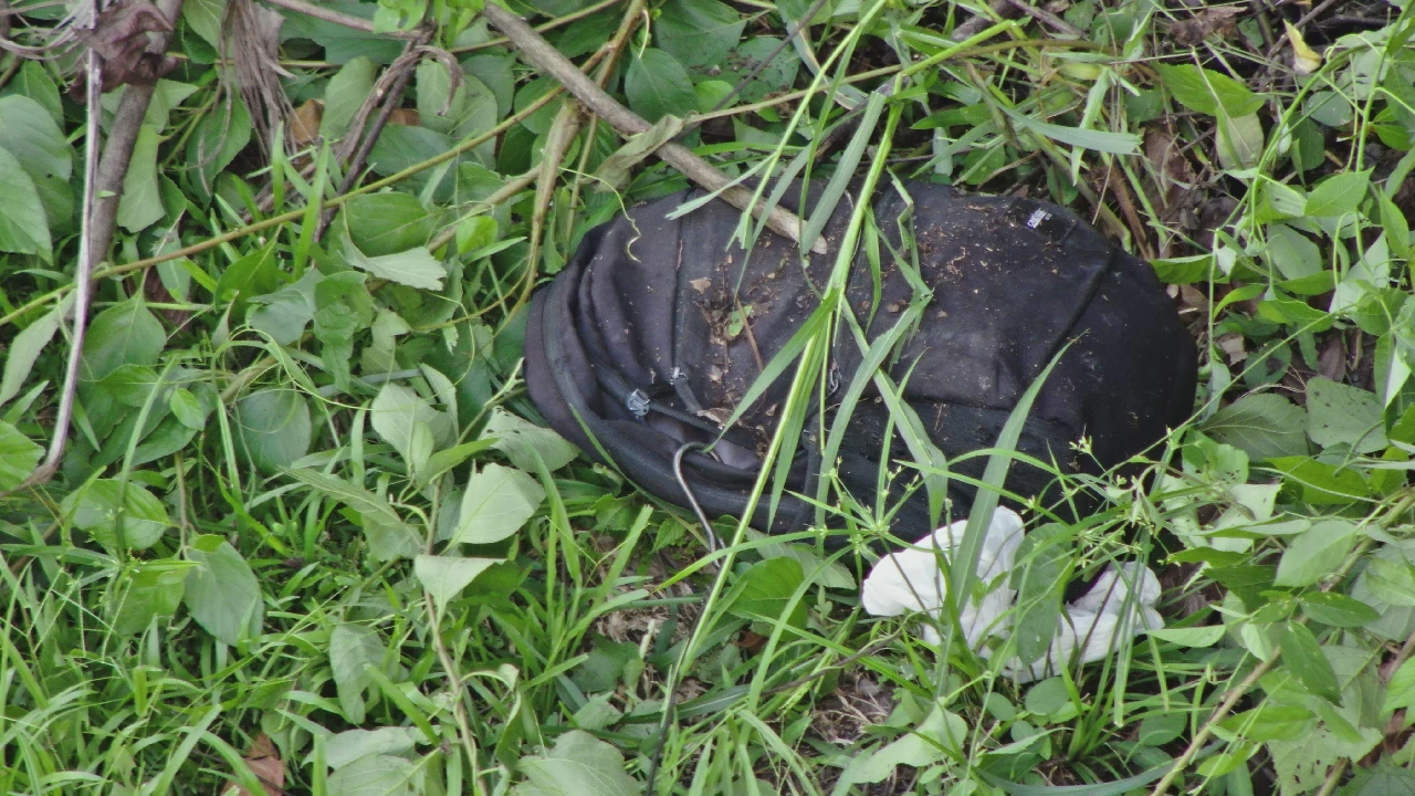 Ejército frustra, otra vez, ataques del ELN: destruyó una maleta bomba en zona rural de Valdivia 1 ejercito-destruyo--nuevamente-artefactos-explosivos-eln-valdivia1