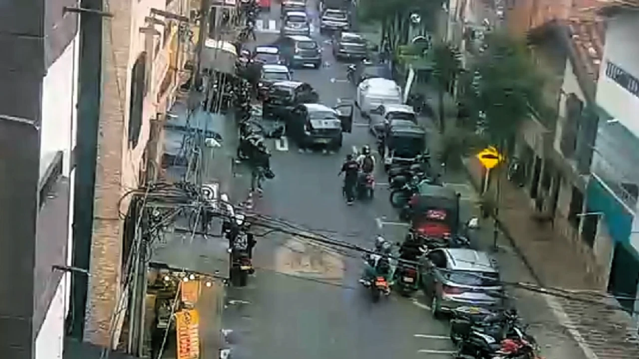 Intolerancia al volante: pelea entre conductores en Itagüí termina con múltiples choques y capturas 2 intolerancia-vias-itagui-pelea-conductores-termino-capturas1