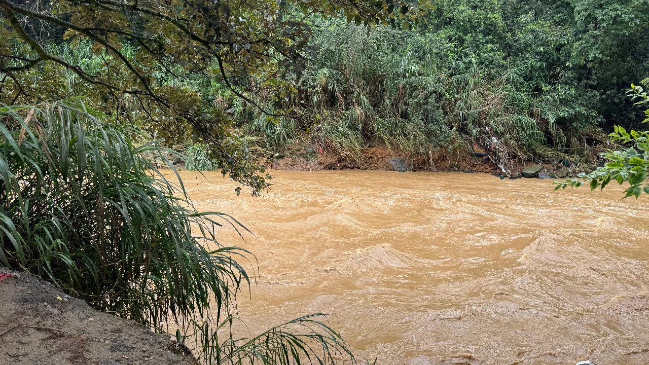 inundaciones-copacabana-administracion-atiende-afectados1