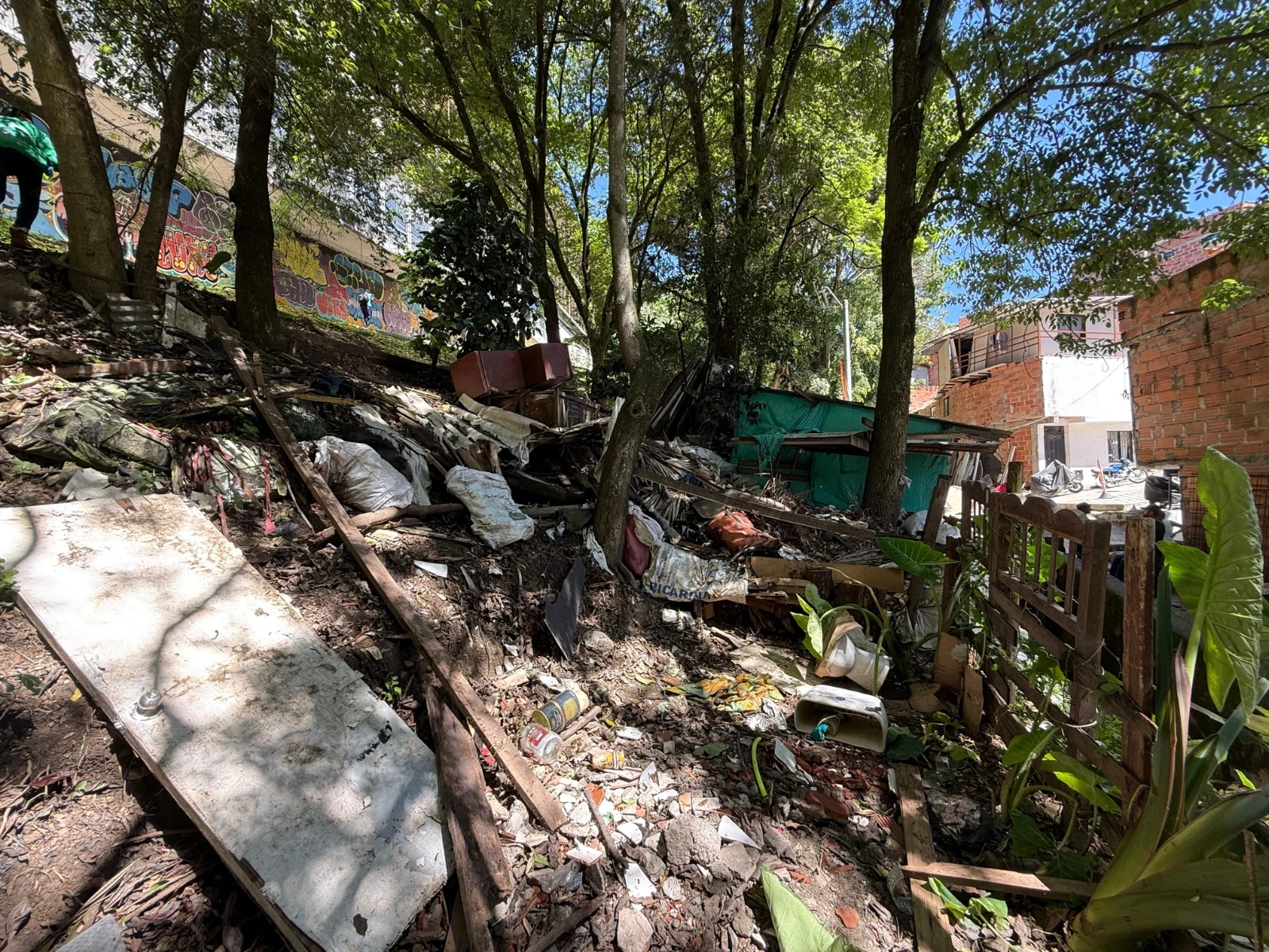 ¡Quedó como nuevo! Alcaldía de Medellín recuperó los alrededores de la Biblioteca Tomás Carrasquilla 2 recuperacion alrededores Tomas Carrasquilla 2