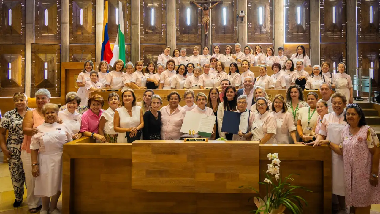 Asamblea de Antioquia condecora a las Damas Voluntarias del Hospital General de Medellín