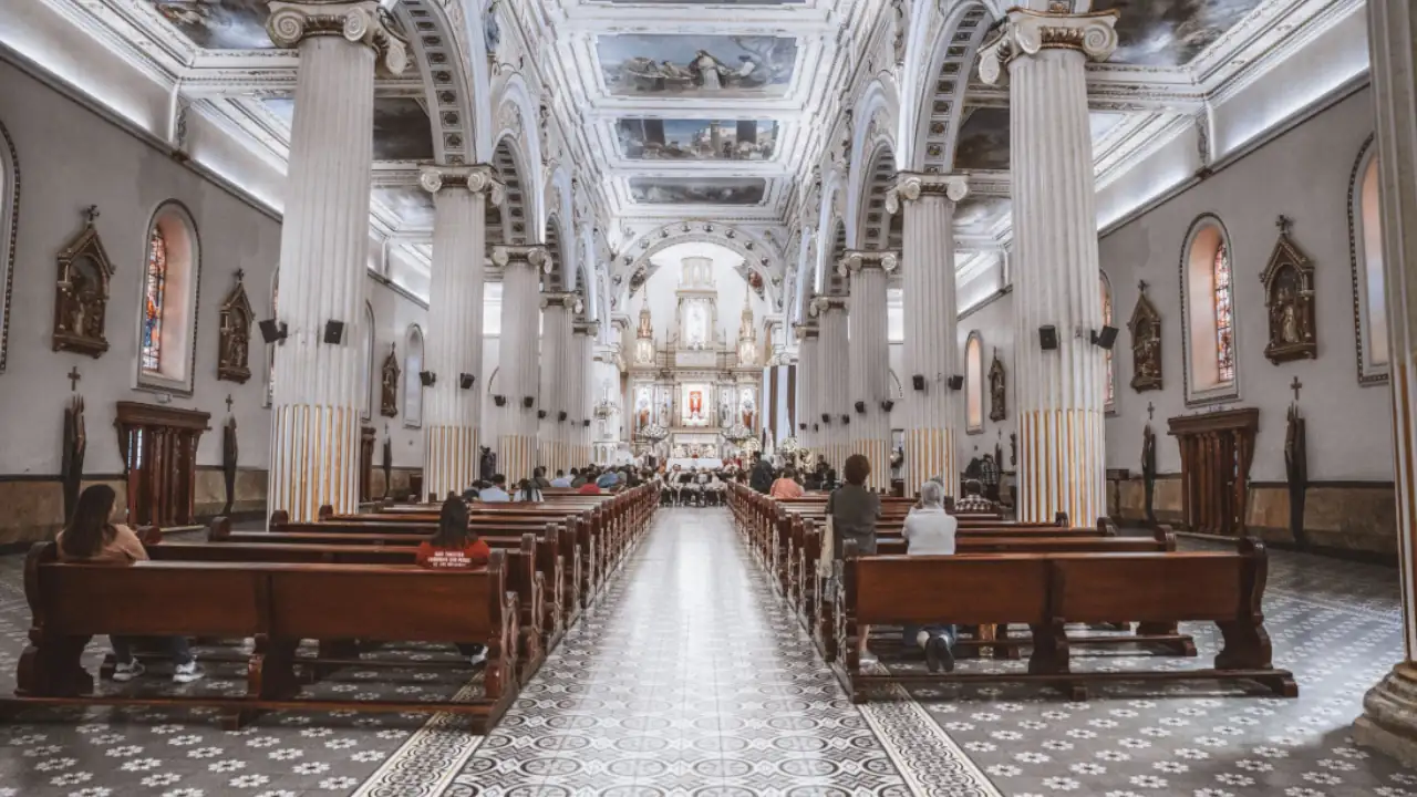 Gobernación de Antioquia propone 12 municipios para integrar red internacional de turismo religioso
