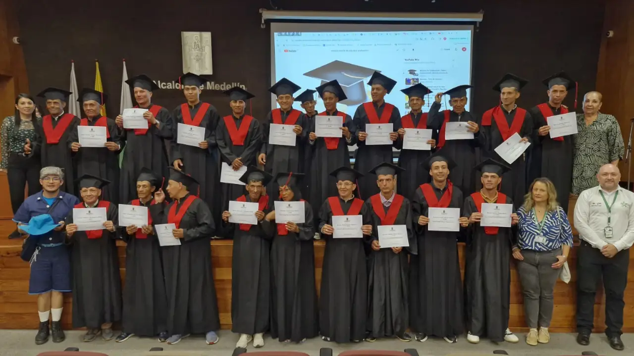 ¡Maravilloso! Personas que vivieron en la calle logran capacitarse y obtener empleo en Medellín 1 Personas que vivieron en la calle logran capacitarse y obtener empleo en Medellín