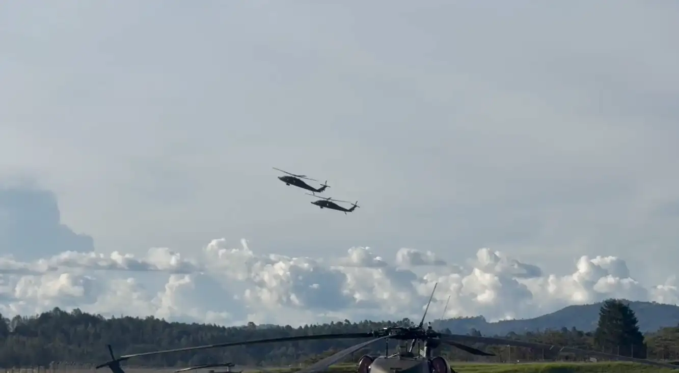 ¡Una berraquera! Aviones y helicópteros militares realizan ensayos para la F-AIR Colombia 2025 1 Aviones y helicópteros militares realizan ensayos para la F-AIR Colombia 2025