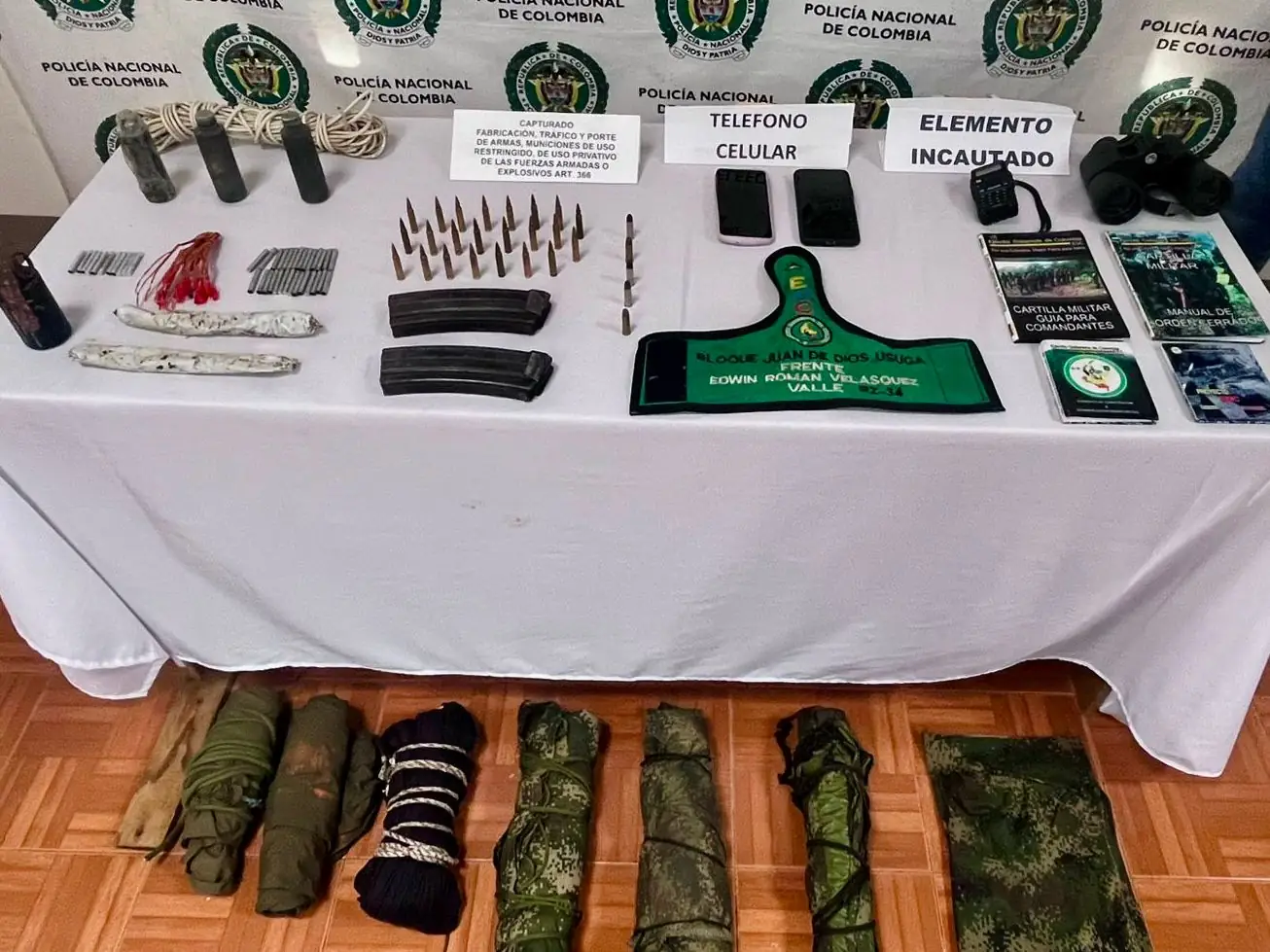Combate entre Ejército y 'Clan del Golfo' en Jericó deja dos capturados y armas incautadas 2 Combate entre Ejército y Clan del Golfo en Jericó deja dos capturados y armas incautadas
