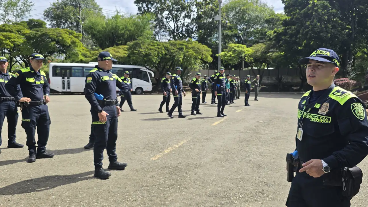 Policías del Valle de Aburrá reciben entrenamiento para prevenir riesgos durante las elecciones 1 Policías del Valle de Aburrá se capacitan para reforzar la seguridad electoral