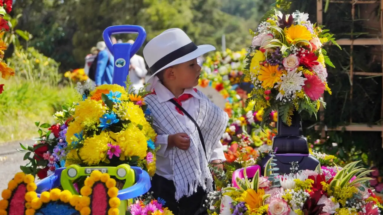 600 niños y jóvenes harán parte del tradicional Desfile de Silleteritos en Medellín 1 600 niños y jóvenes harán parte del tradicional Desfile de Silleteritos en Medellín